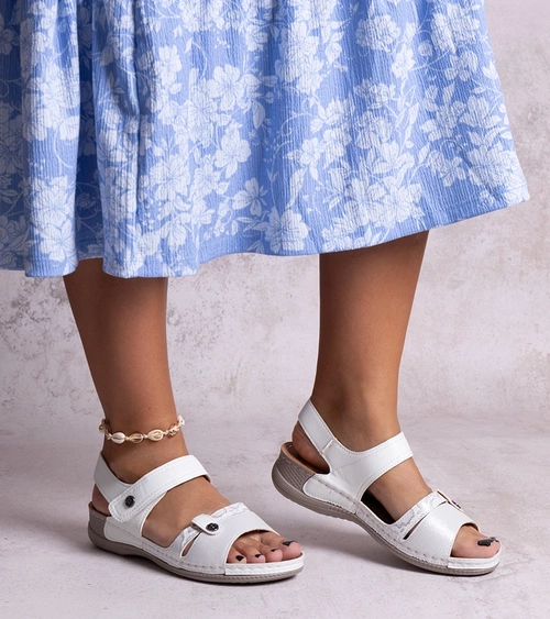 Baltos platforminės basutės Huri