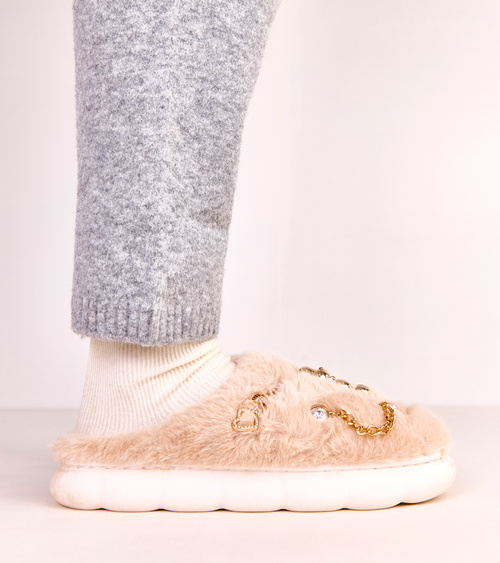 Smėlio spalvos uždari šlepetės su papuošimais „Tracy“