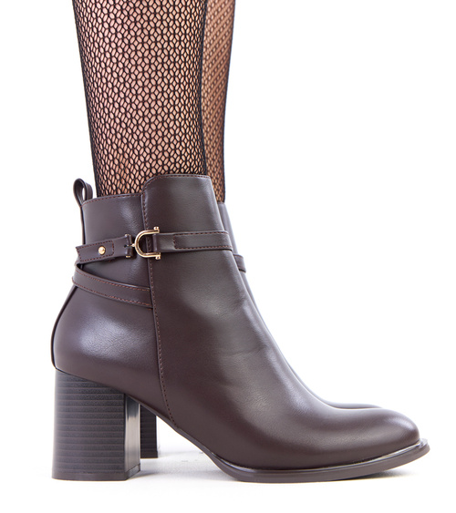 Rudi auliniai batai su dekoratyvia juostele ant aulo Klaus