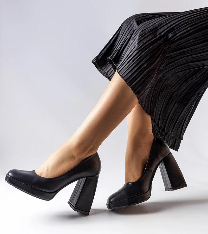 Juodi aukštakulniai bateliai Mailly