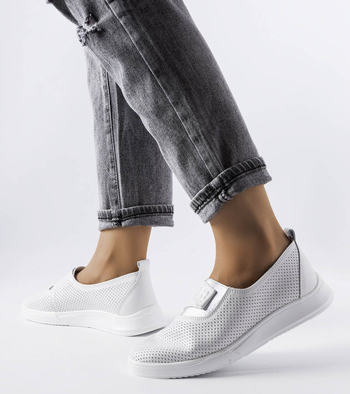 Balti perforuoti odiniai sportbačiai „Ethels“