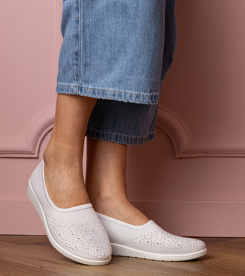 Baltos moteriškos sportbačiai su cirkoniais Luizet