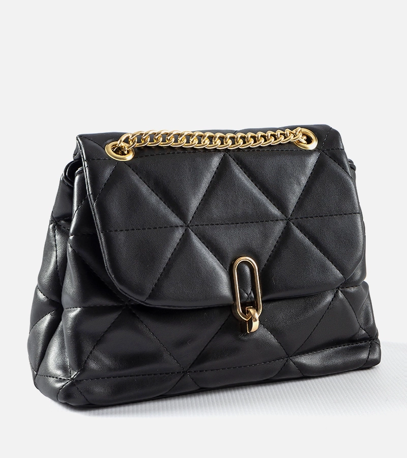 Juoda dygsniuota rankinė ant peties Cella