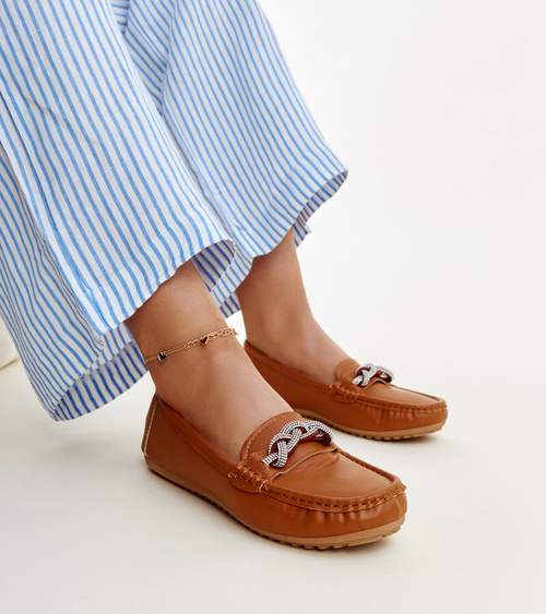 Rudi mokasinai su cirkonio puošyba Adiba