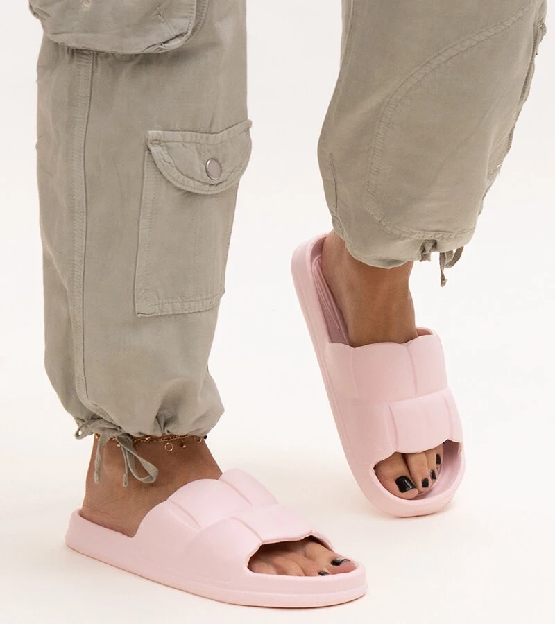 Rožinės putplasčio šlepetės Diamanda