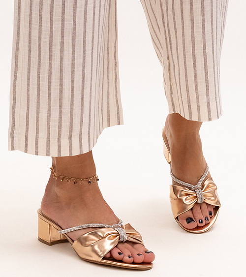 Aukštakulnės šlepetės su cirkoniais Anbrani