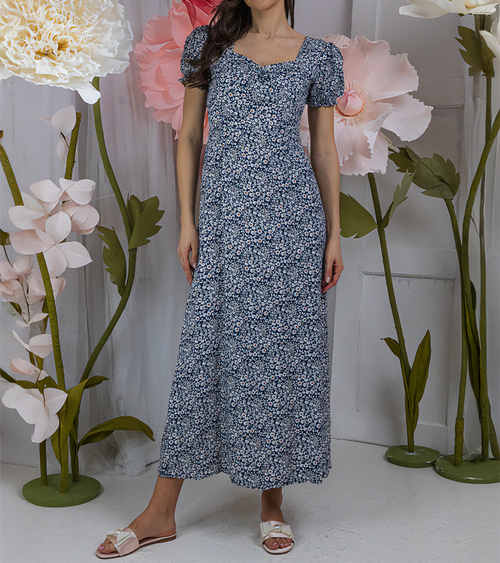 Mėlyna ilga suknelė su Amande iškirpte