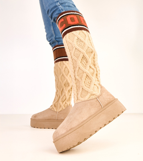 Smėlio spalvos sniego batai ant platformos su aukštu aulu Coo