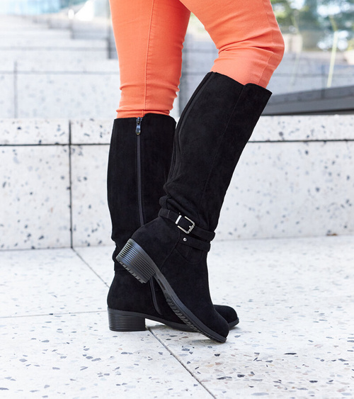 Juodi pašiltinti ilgaauliai batai iš dirbtinio raitinio „Aldisio“