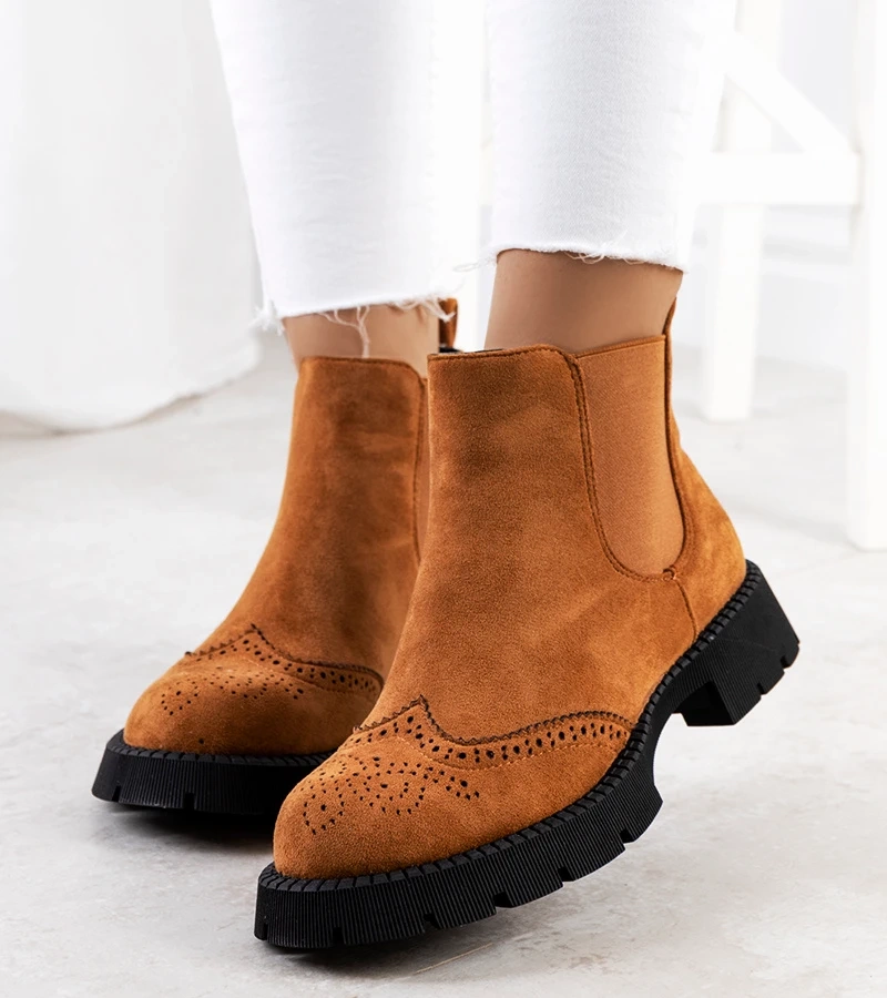 Rudi aulinukai su masyvia padu Newsome