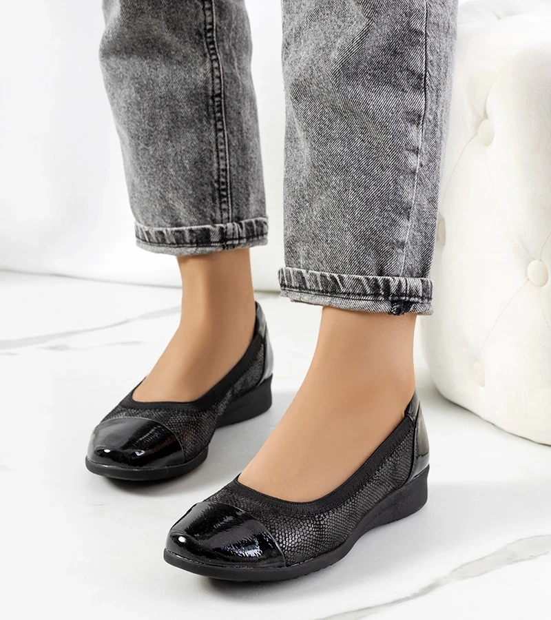 Juodi Mercer balerinai