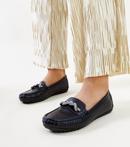 Juodi mokasinai su cirkoniais Adiba