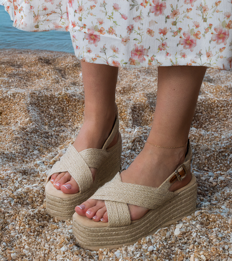 Smėlio spalvos platforminiai espadriliai su dirželiais „Olisa“