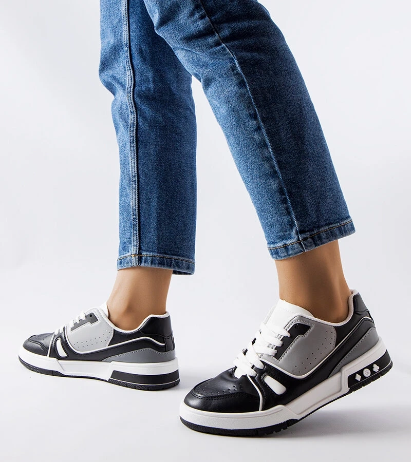 Juodi sportiniai Wilson sportbačiai