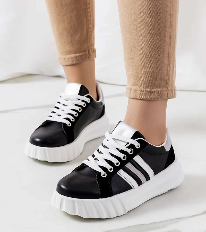 Juodi sportbačiai ant platformos Prinsep