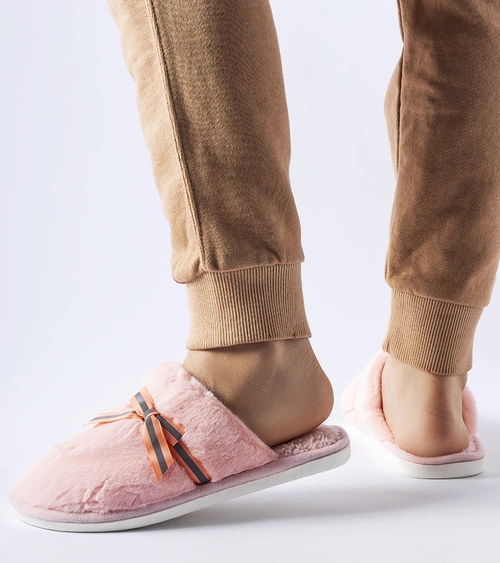 Rožinės šiltos šlepetės su kaspinu Antonino