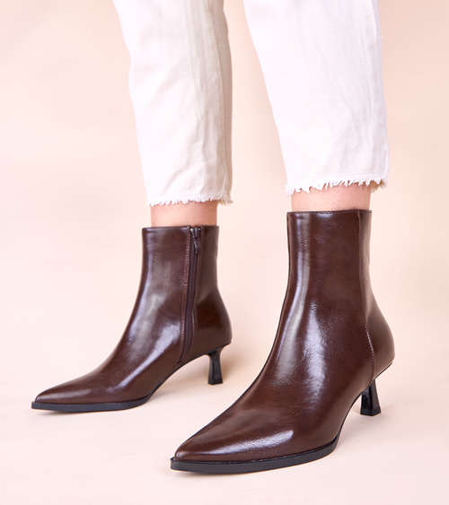 Rudi aulinukai ant kačiuko kulniuko Mordi