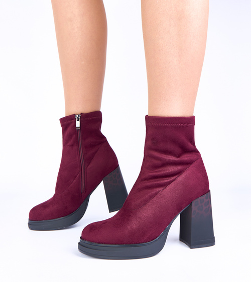 Violetiniai aulinukai ant stambaus kulno su leopardiniu raštu Delora