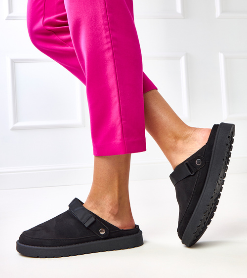 Juodi mulai su lipukais Miluska