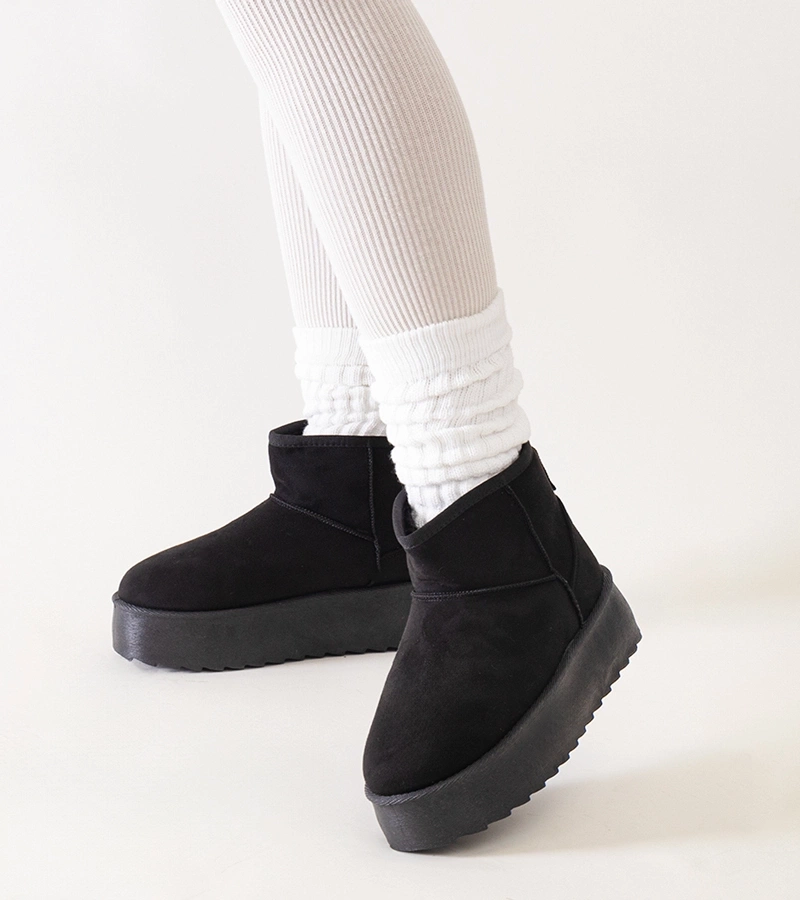 Juodi kasdieniai sniego batai ant aukštos platformos Thaisa