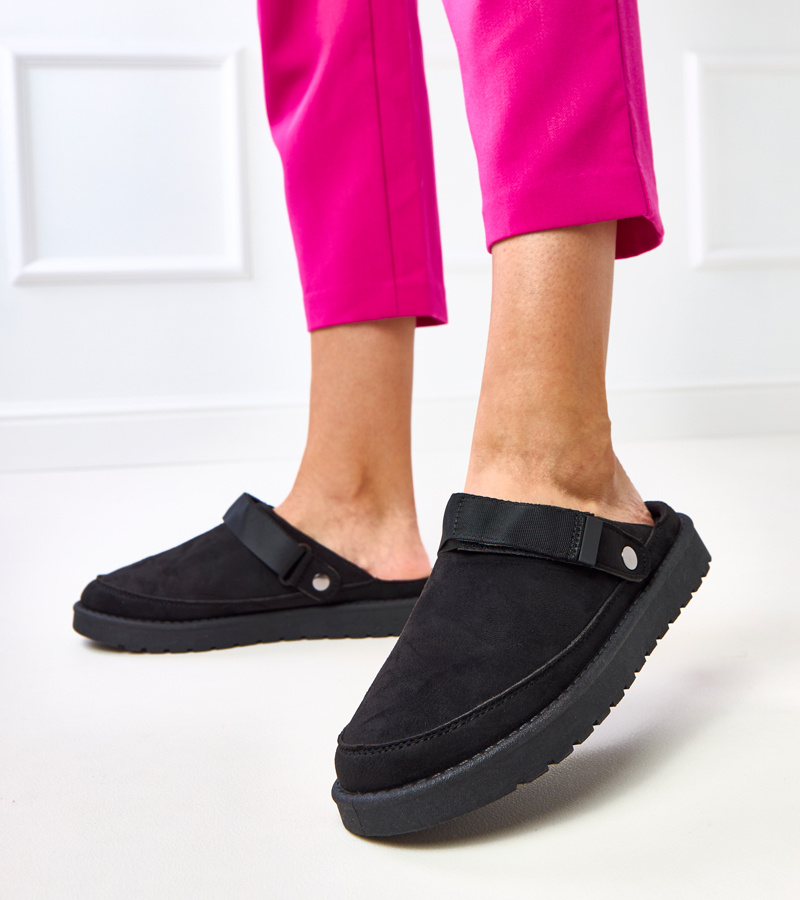 Juodi mulai su lipukais Miluska