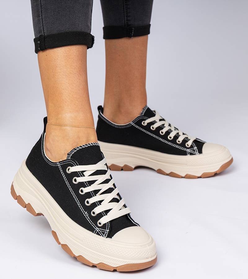 Juodi sportiniai bateliai su stora platforma Salsana