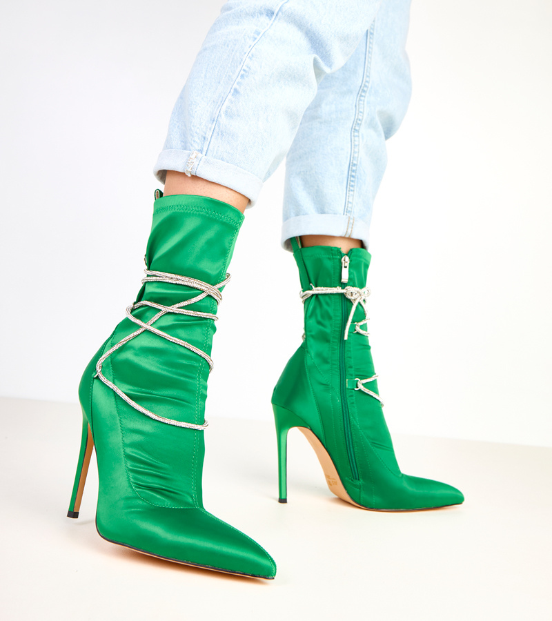 Žalios satininės aukštakulnės aulinukės, puoštos cirkoniais Tolnai