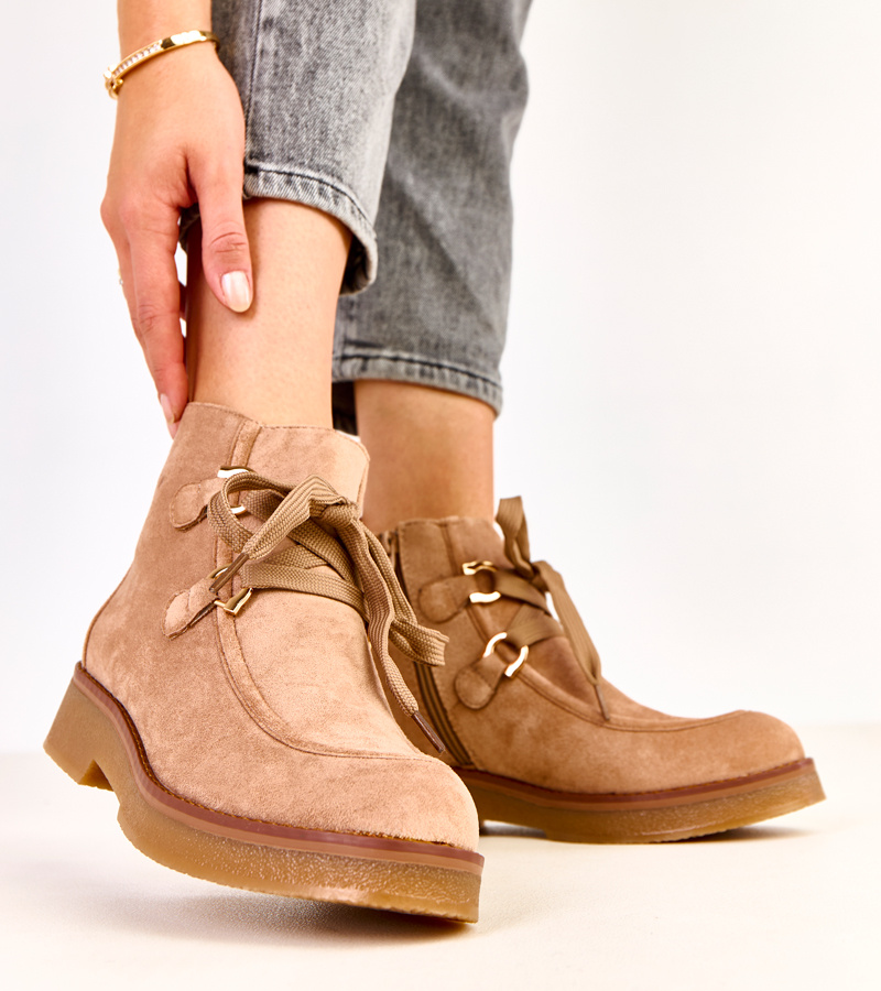 Smėlio spalvos pašiltinti aulinukai su dekoratyviais raišteliais Katrins