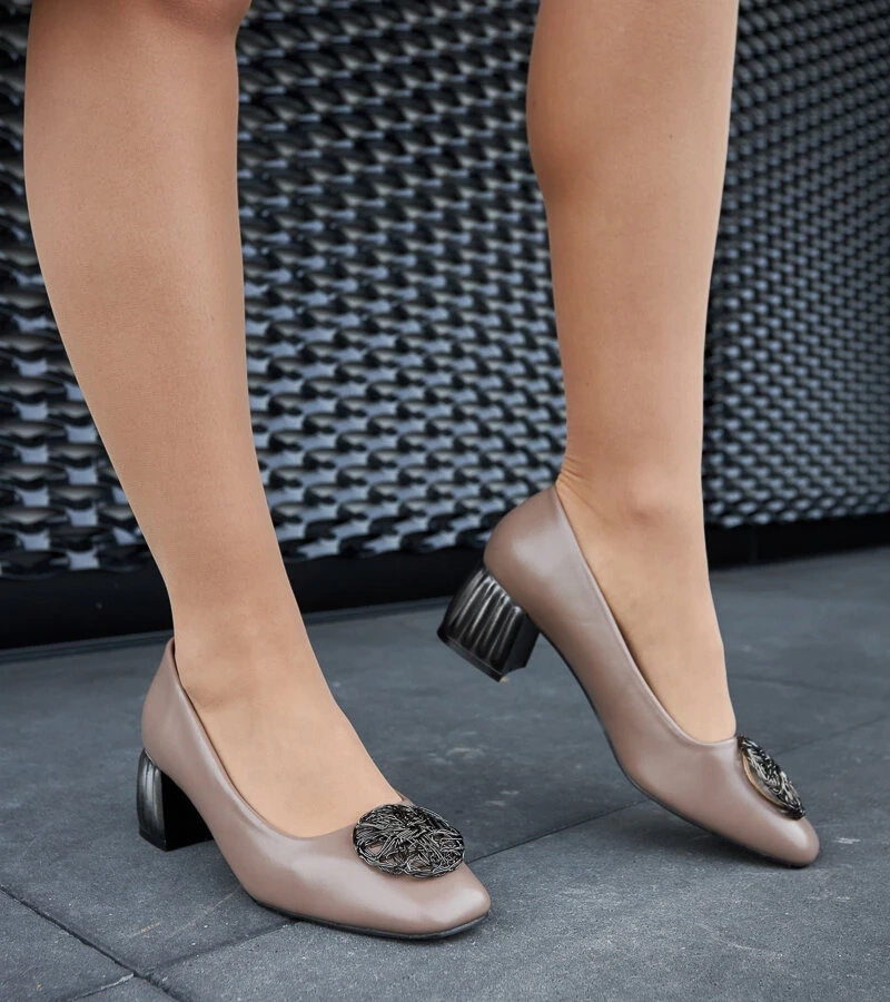 Rudi kvadratinės noselės aukštakulniai Medardo