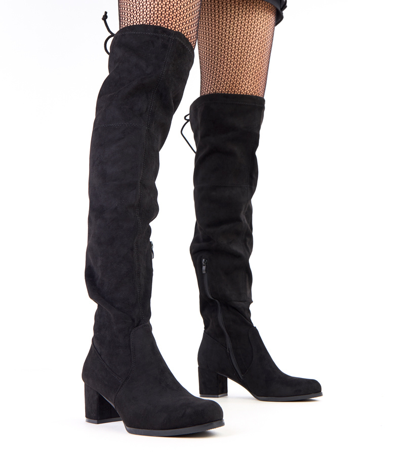 Juodi ekologiško zomšo auliniai batai su kulnu Melinos