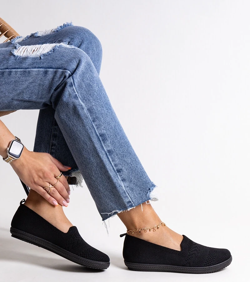 Juodi įmaunami medžiaginiai sportiniai bateliai Shadhi