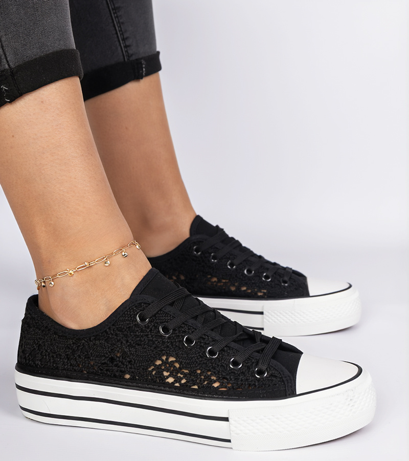 Juodi moteriški ažūriniai sportbačiai Fernansis