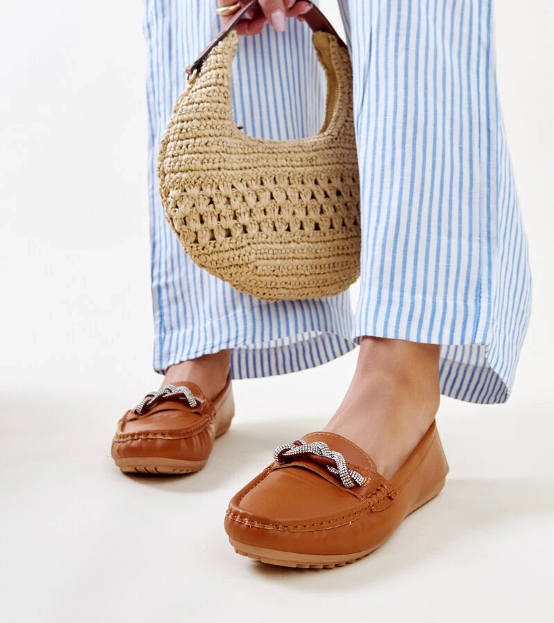 Rudi mokasinai su cirkonio puošyba Adiba