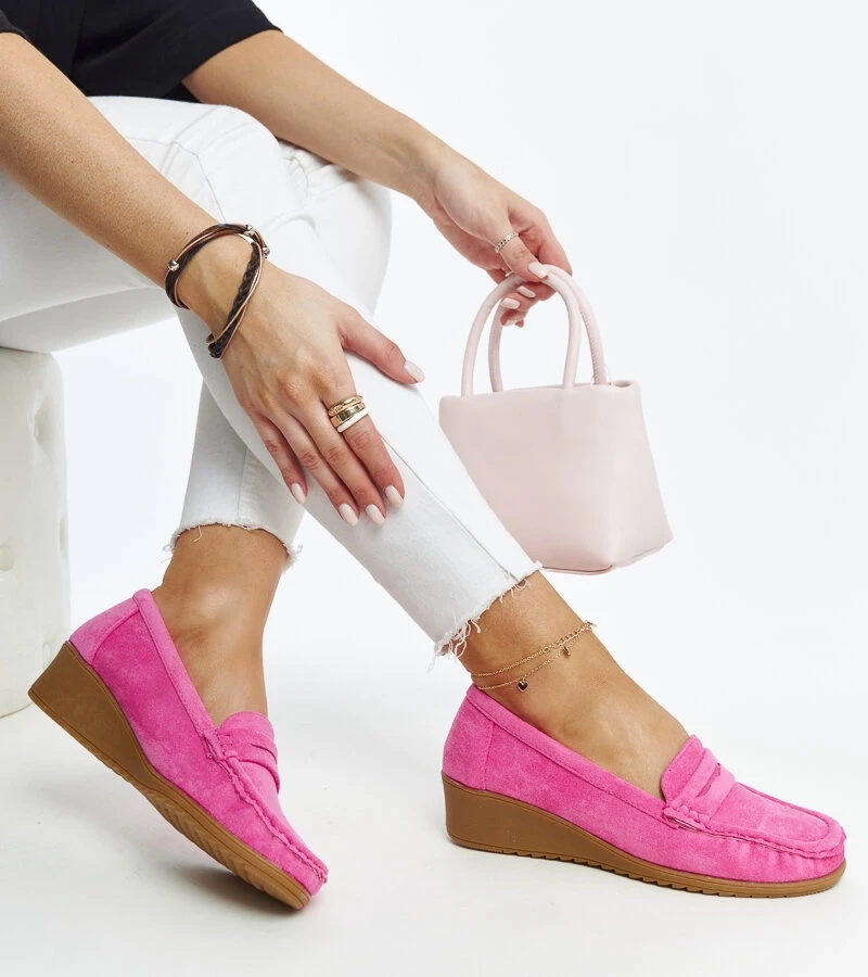 Tamsiai rožiniai zomšiniai įspiriami batai ant platformos „Sakena“