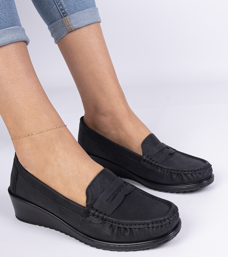 Juodi moteriški mokasinai ant platformos Zorani