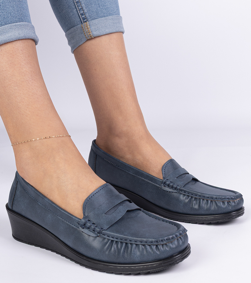 Tamsiai mėlynos moteriškos įsispiriamosios bateliai ant platformos „Zorani“