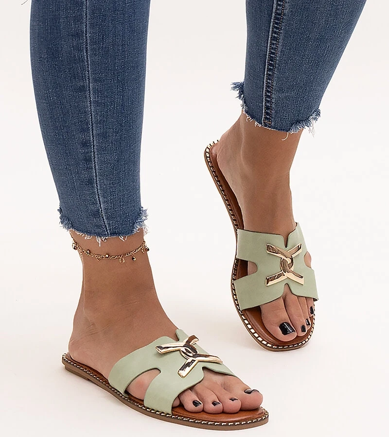 Žalios šlepetės su sagtimi Razanna