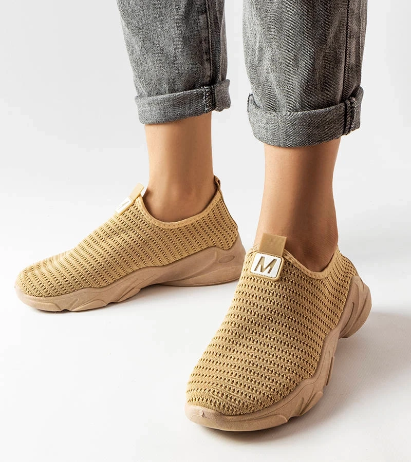 Tamsiai smėlio spalvos įsispiriami moteriški sportbačiai „Azalee“